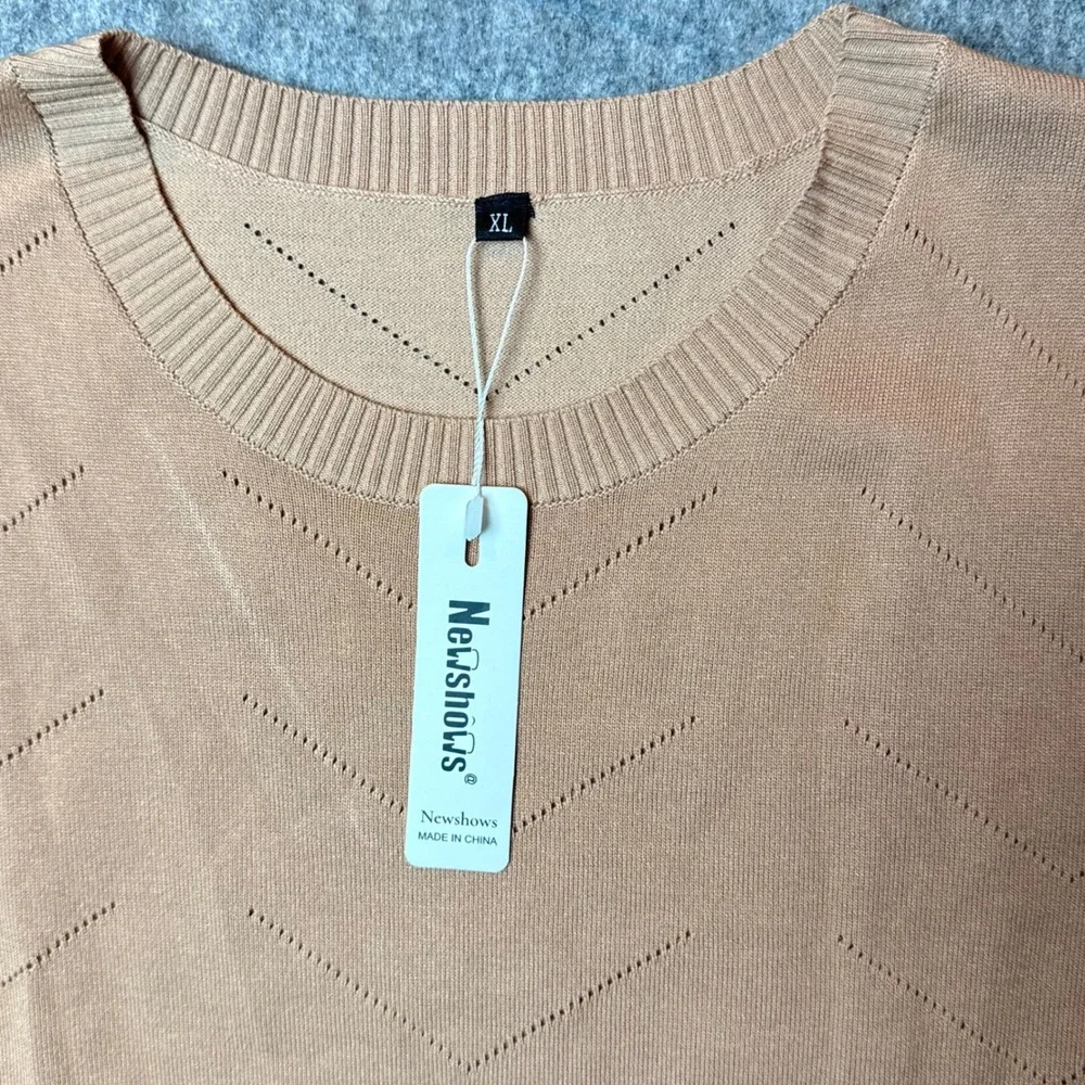 Newshows Pointelle Knit Top Women XL Tan Puff Short Sleeve Chevron Sweater NWT